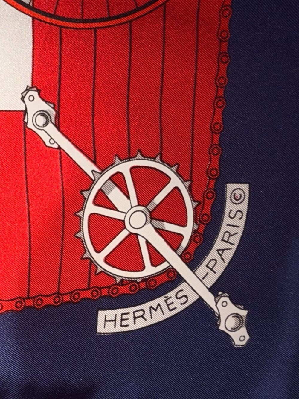 HERMES "LES BÈCANES" SILK SCARF - RARE 50y VINTAGE SCARF, from 1974, PRISTINE! - Picture 4 of 7
